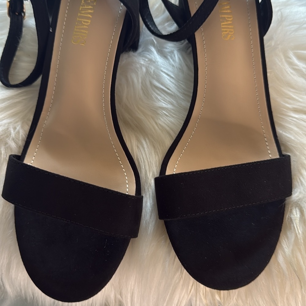 New in box Dream Pairs Black Suede Like Sandals Chunky Heel - Picture 3 of 12